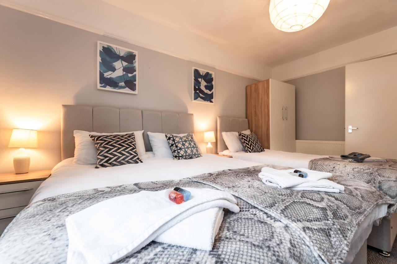 Best Price! Perfect Gunwharf Accommodation - 5 Single Beds Or Kingsize Free Parking Portsmouth Buitenkant foto