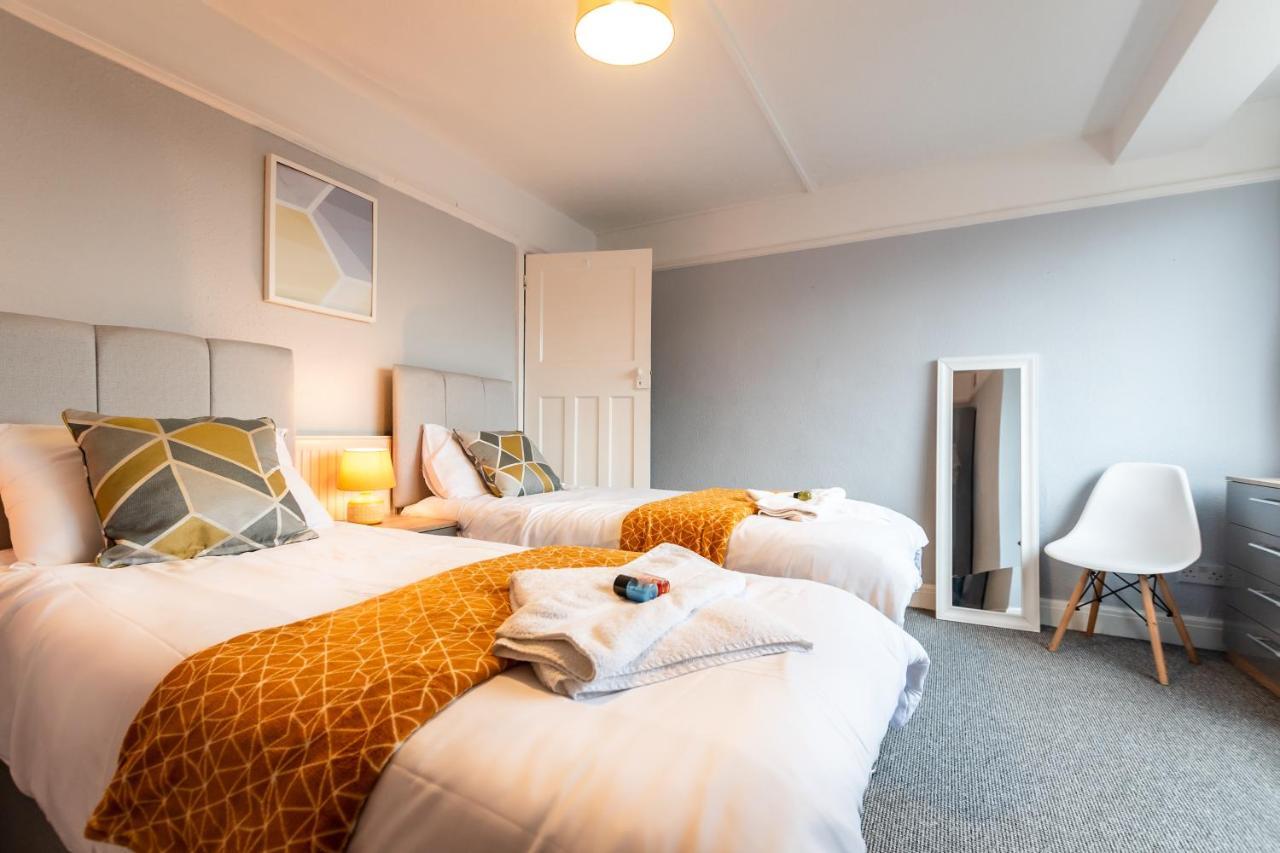 Best Price! Perfect Gunwharf Accommodation - 5 Single Beds Or Kingsize Free Parking Portsmouth Buitenkant foto