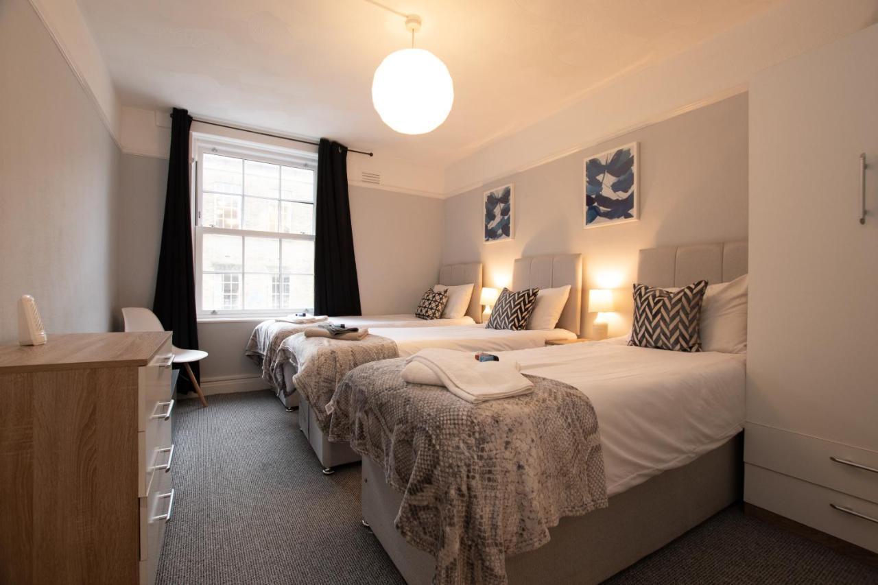 Best Price! Perfect Gunwharf Accommodation - 5 Single Beds Or Kingsize Free Parking Portsmouth Buitenkant foto