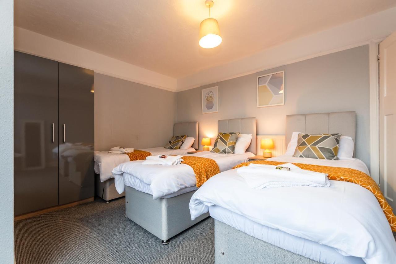 Best Price! Perfect Gunwharf Accommodation - 5 Single Beds Or Kingsize Free Parking Portsmouth Buitenkant foto