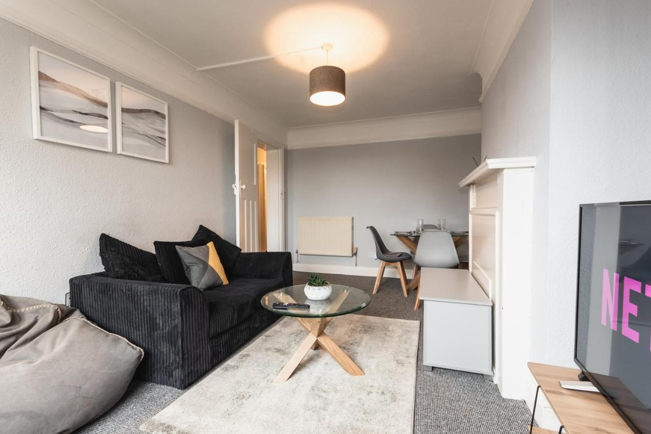 Best Price! Perfect Gunwharf Accommodation - 5 Single Beds Or Kingsize Free Parking Portsmouth Buitenkant foto