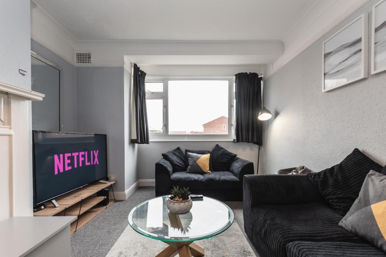 Best Price! Perfect Gunwharf Accommodation - 5 Single Beds Or Kingsize Free Parking Portsmouth Buitenkant foto