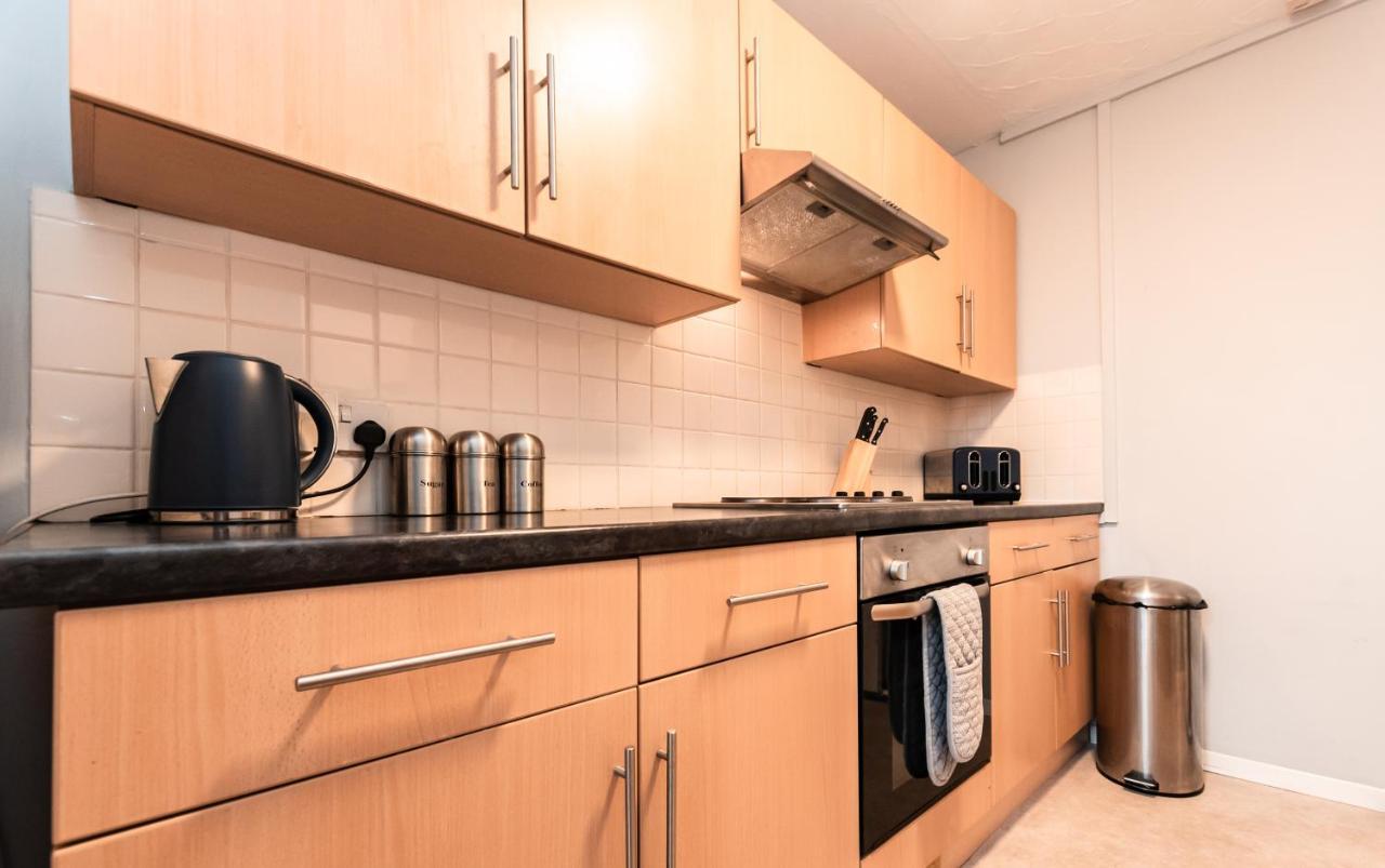 Best Price! Perfect Gunwharf Accommodation - 5 Single Beds Or Kingsize Free Parking Portsmouth Buitenkant foto