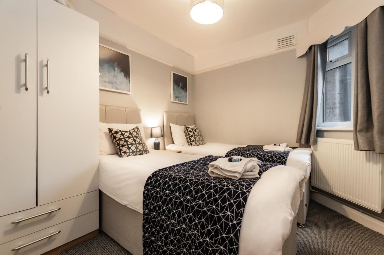 Best Price! Perfect Gunwharf Accommodation - 5 Single Beds Or Kingsize Free Parking Portsmouth Buitenkant foto