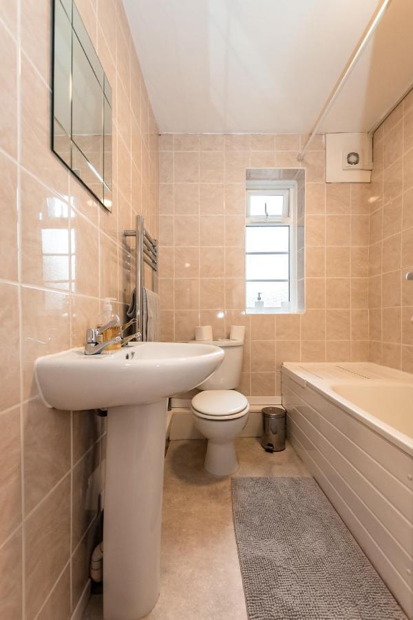 Best Price! Perfect Gunwharf Accommodation - 5 Single Beds Or Kingsize Free Parking Portsmouth Buitenkant foto