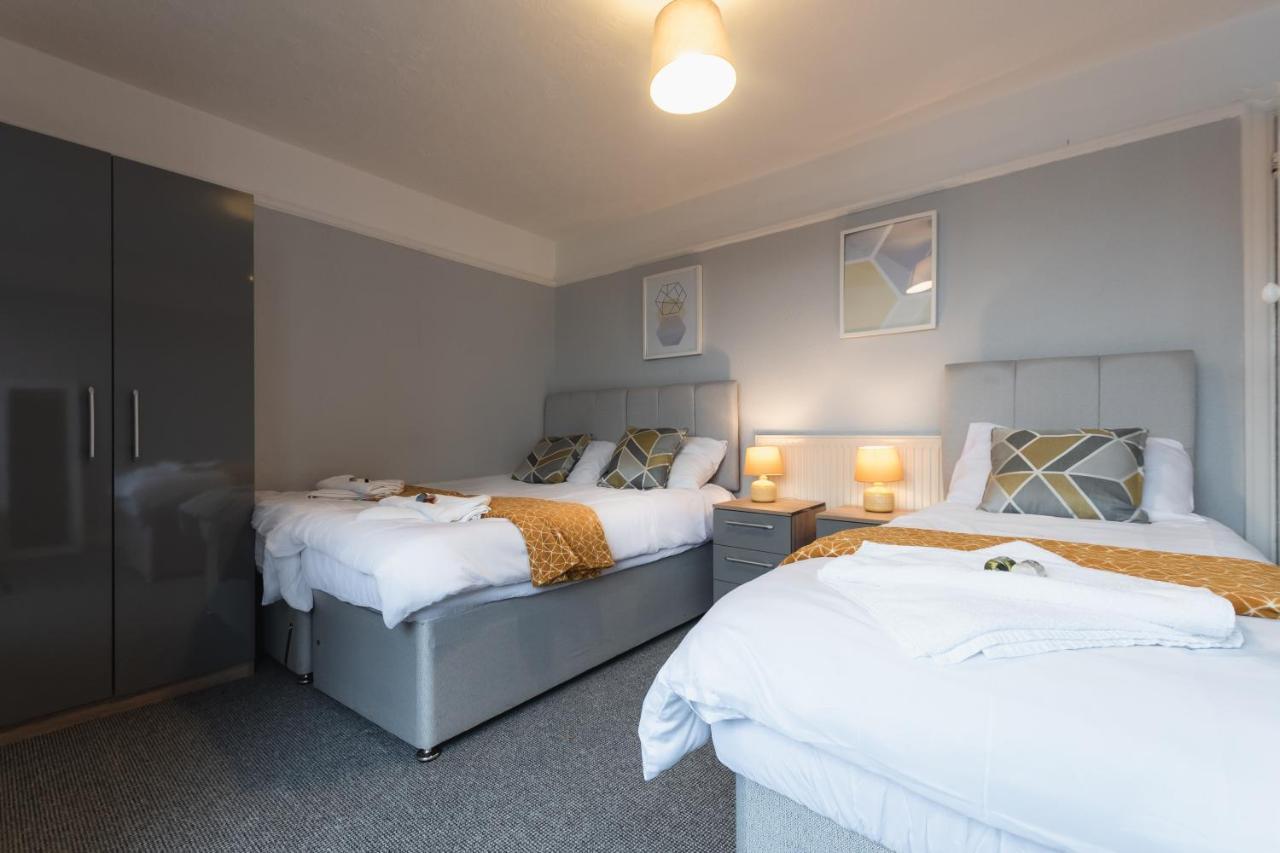 Best Price! Perfect Gunwharf Accommodation - 5 Single Beds Or Kingsize Free Parking Portsmouth Buitenkant foto