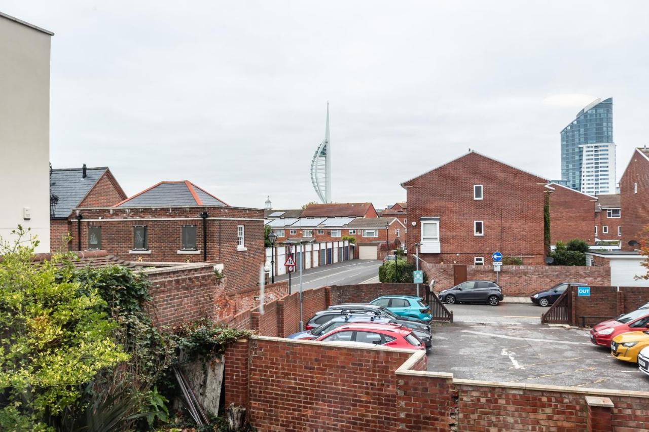 Best Price! Perfect Gunwharf Accommodation - 5 Single Beds Or Kingsize Free Parking Portsmouth Buitenkant foto