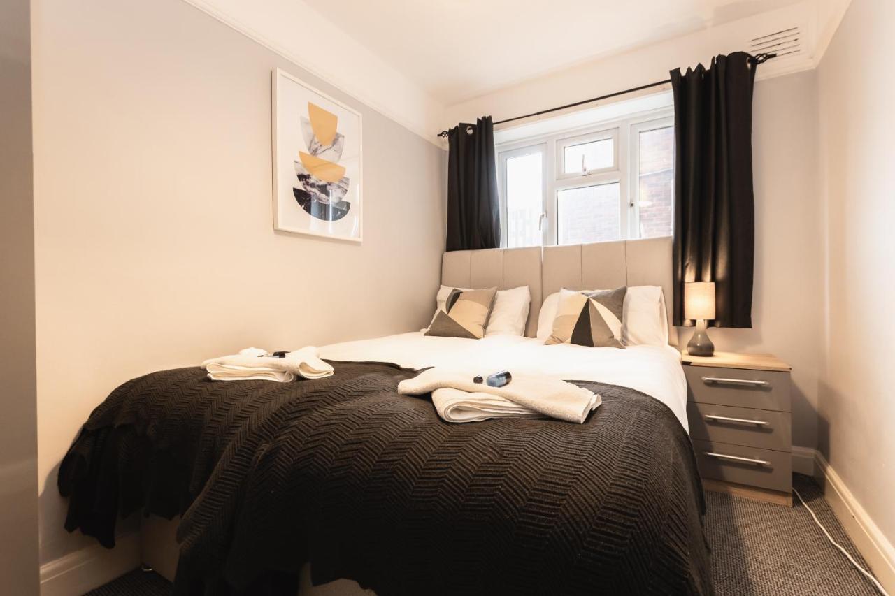Best Price! Perfect Gunwharf Accommodation - 5 Single Beds Or Kingsize Free Parking Portsmouth Buitenkant foto