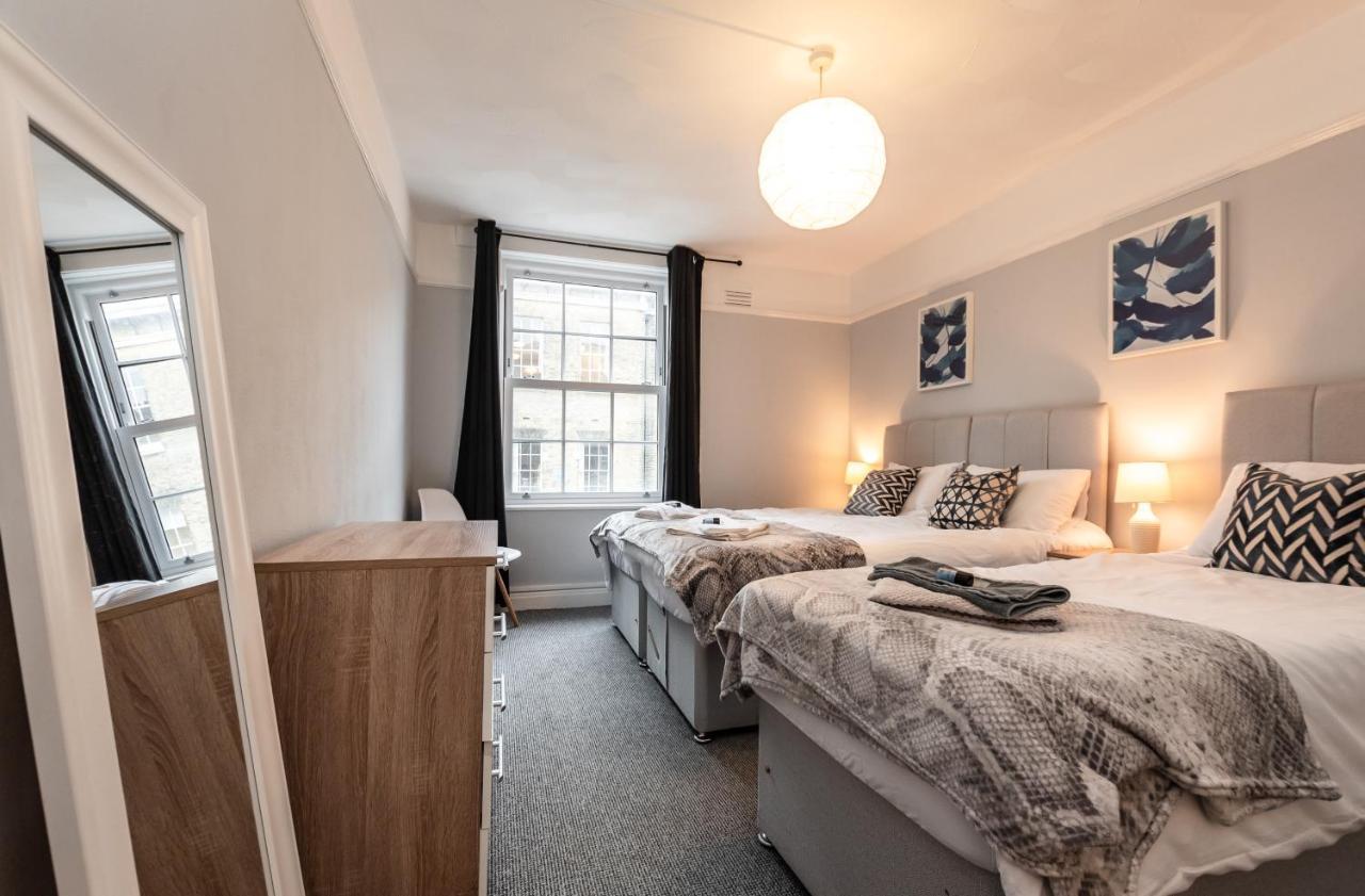 Best Price! Perfect Gunwharf Accommodation - 5 Single Beds Or Kingsize Free Parking Portsmouth Buitenkant foto
