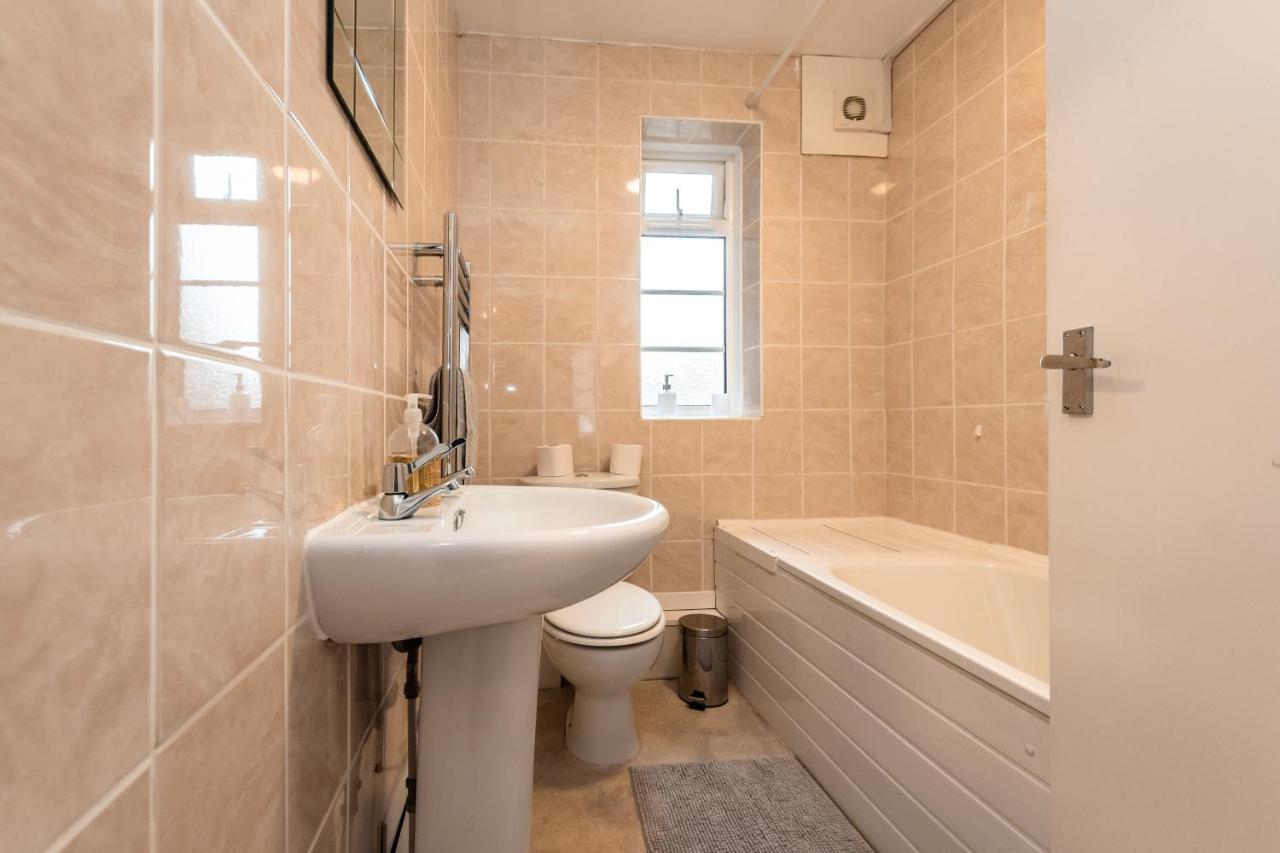 Best Price! Perfect Gunwharf Accommodation - 5 Single Beds Or Kingsize Free Parking Portsmouth Buitenkant foto