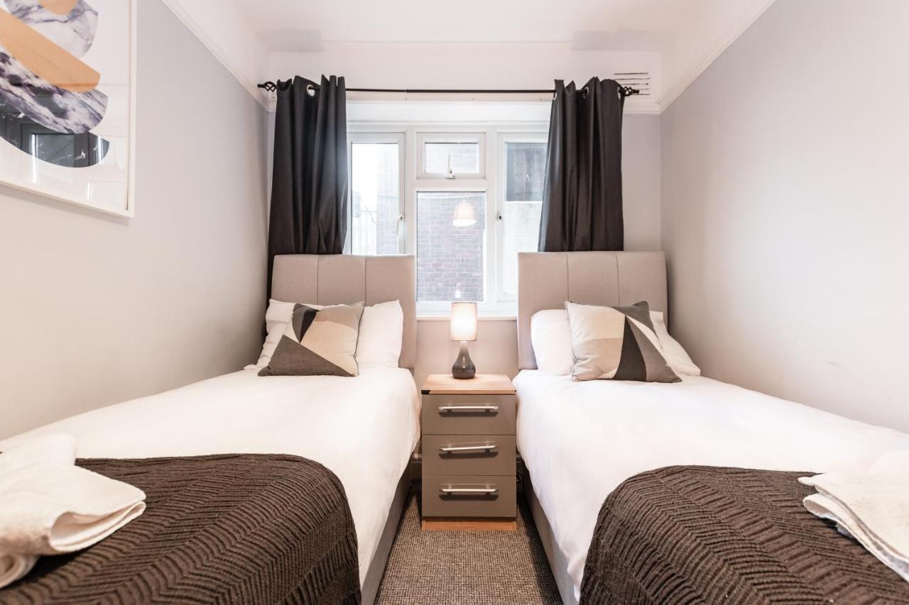 Best Price! Perfect Gunwharf Accommodation - 5 Single Beds Or Kingsize Free Parking Portsmouth Buitenkant foto