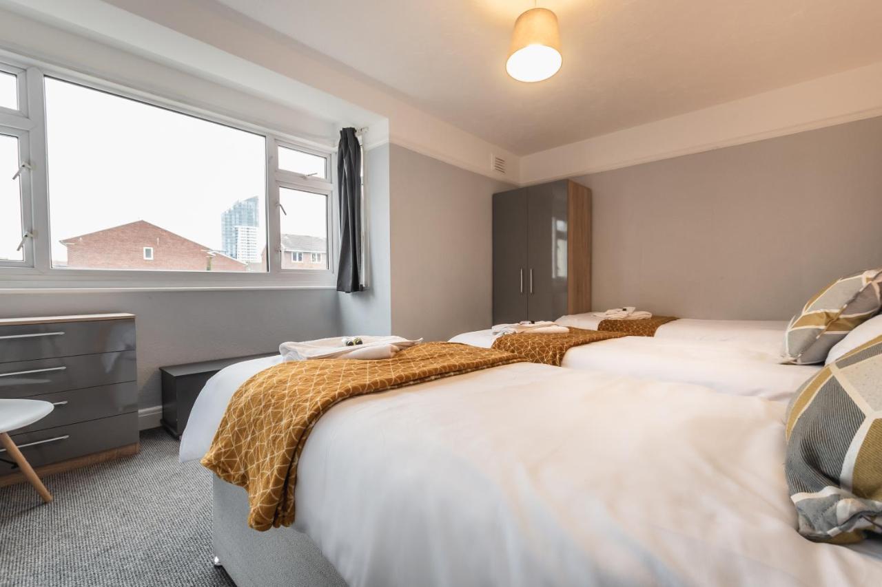 Best Price! Perfect Gunwharf Accommodation - 5 Single Beds Or Kingsize Free Parking Portsmouth Buitenkant foto