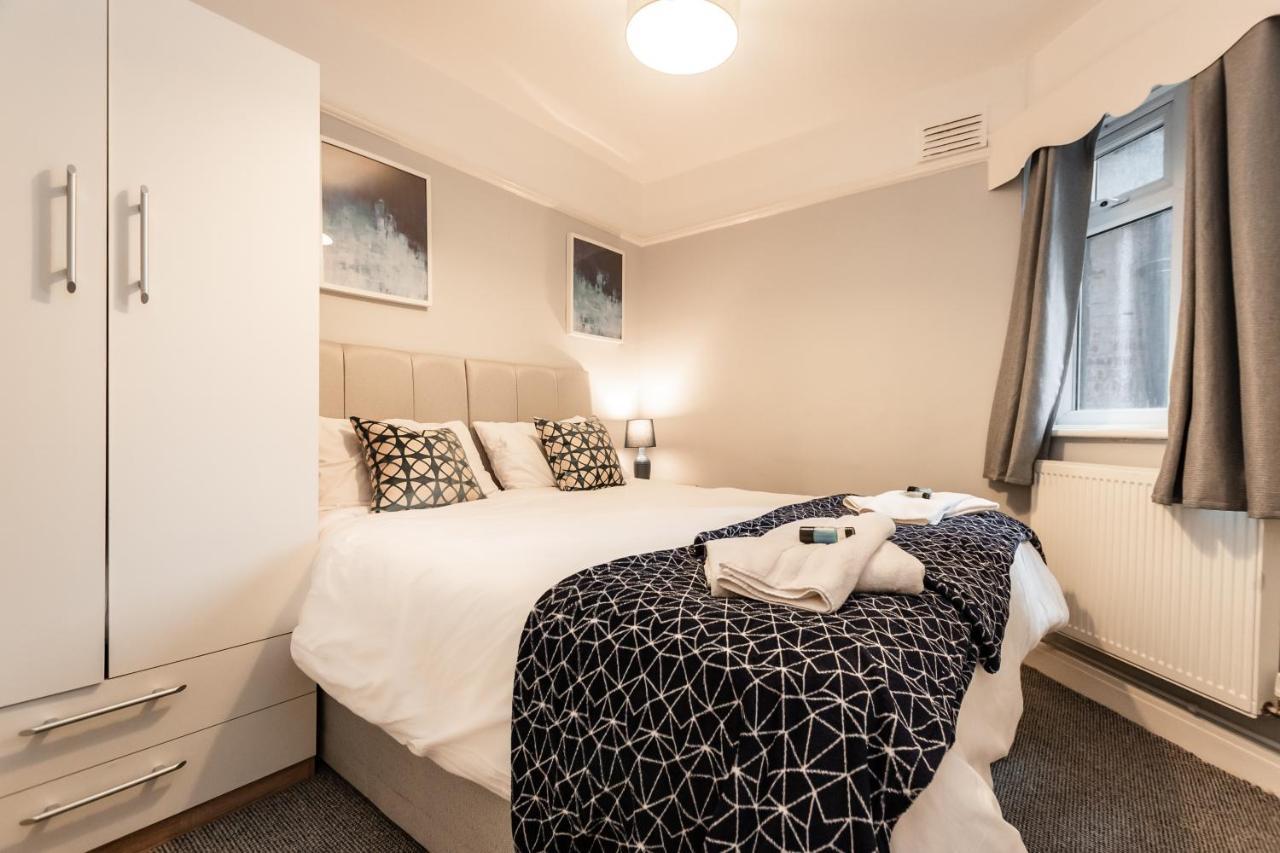 Best Price! Perfect Gunwharf Accommodation - 5 Single Beds Or Kingsize Free Parking Portsmouth Buitenkant foto